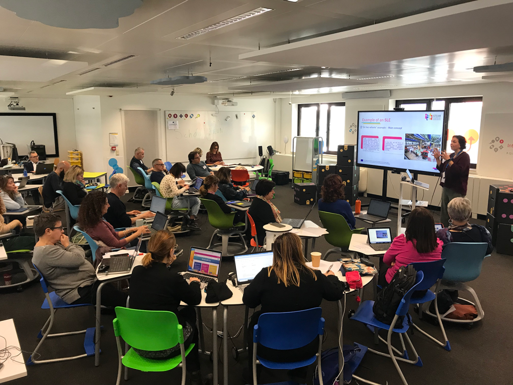 The SLEs Conducts Workshops for Teachers at the Future Classroom Lab